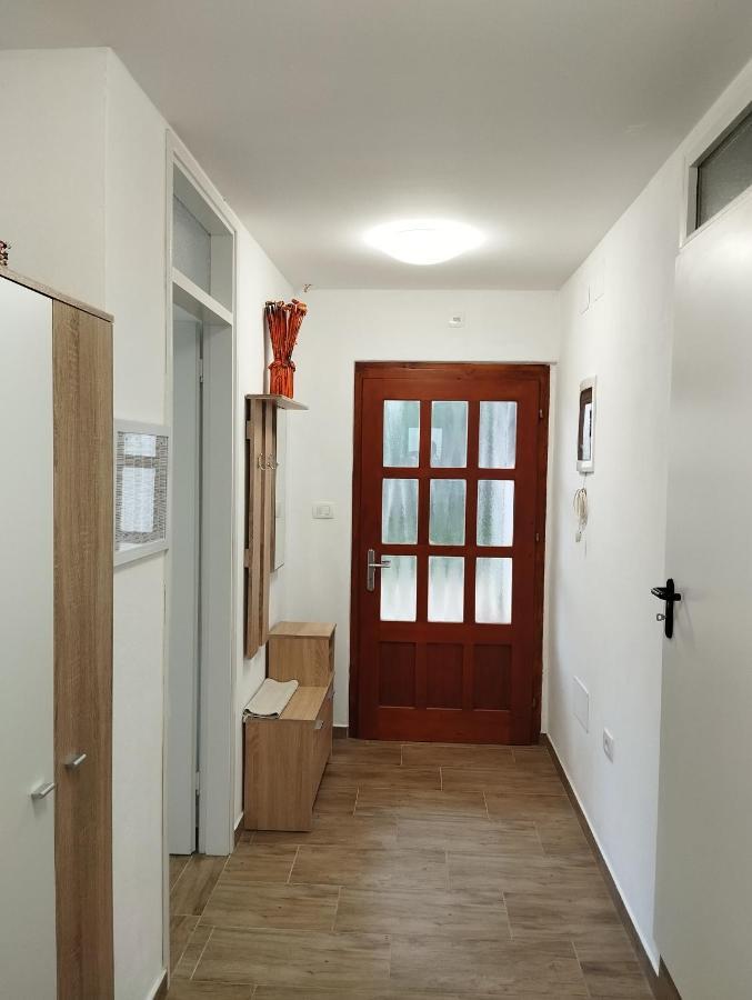 Apartamento Daal Roč Exterior foto